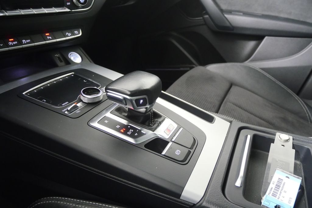 Thumbnail: 2018 Audi SQ5 - 22