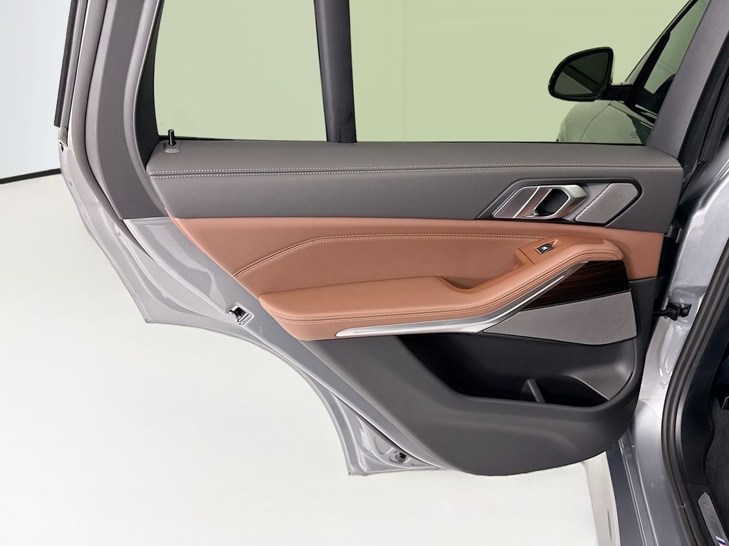 Thumbnail: 2026 BMW X5 - 25