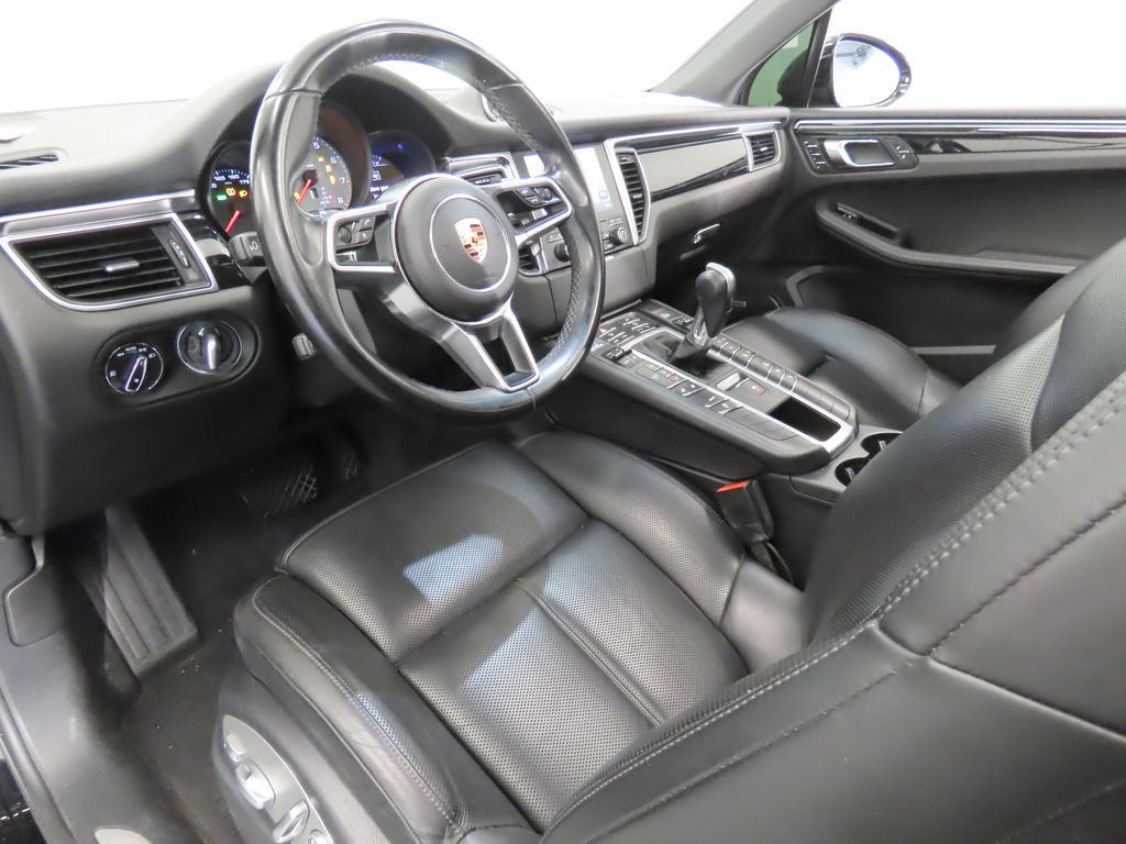 Thumbnail: 2017 Porsche Macan - 4