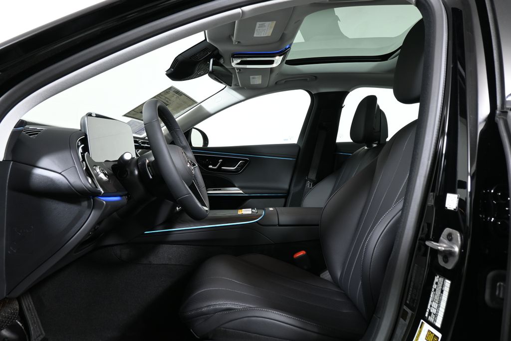 Thumbnail: 2026 Mercedes-Benz E-Class - 3