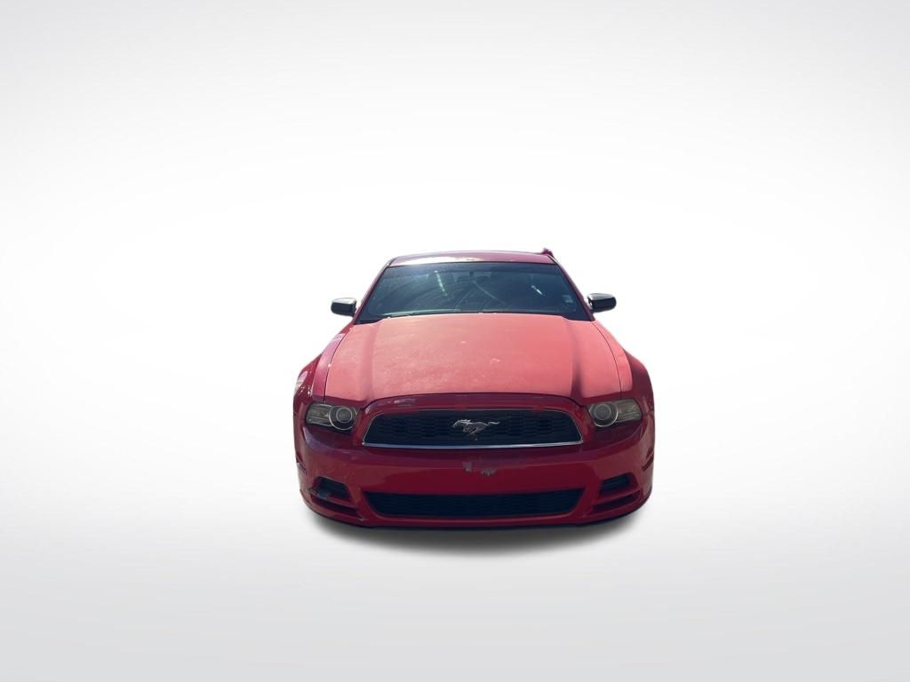 Used 2014 Red Ford V6 image 3