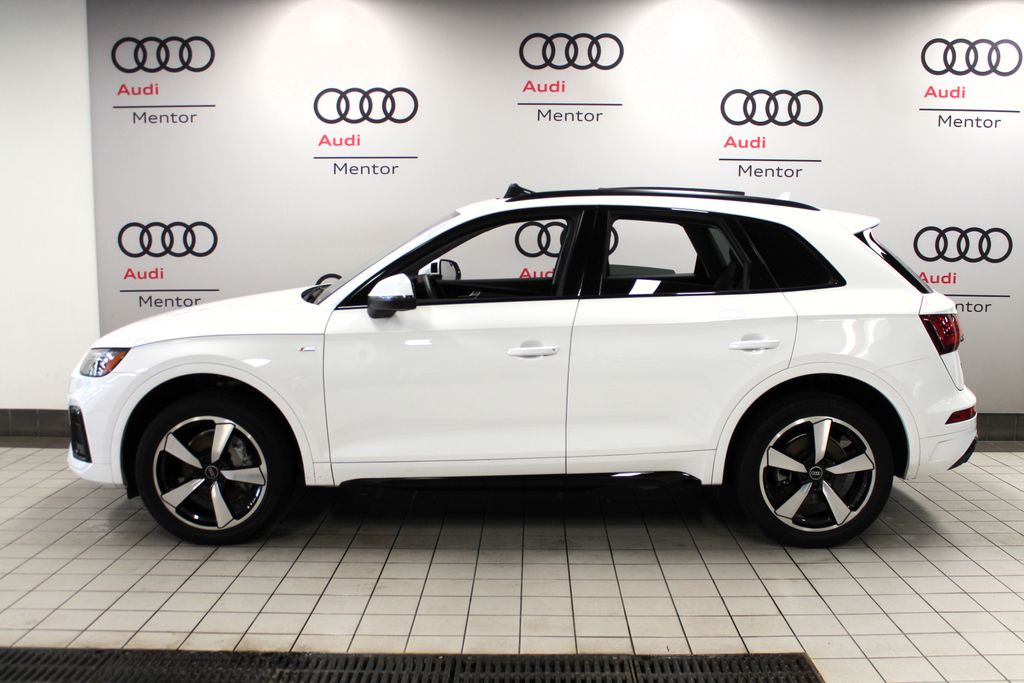 Thumbnail: 2023 Audi Q5 - 3