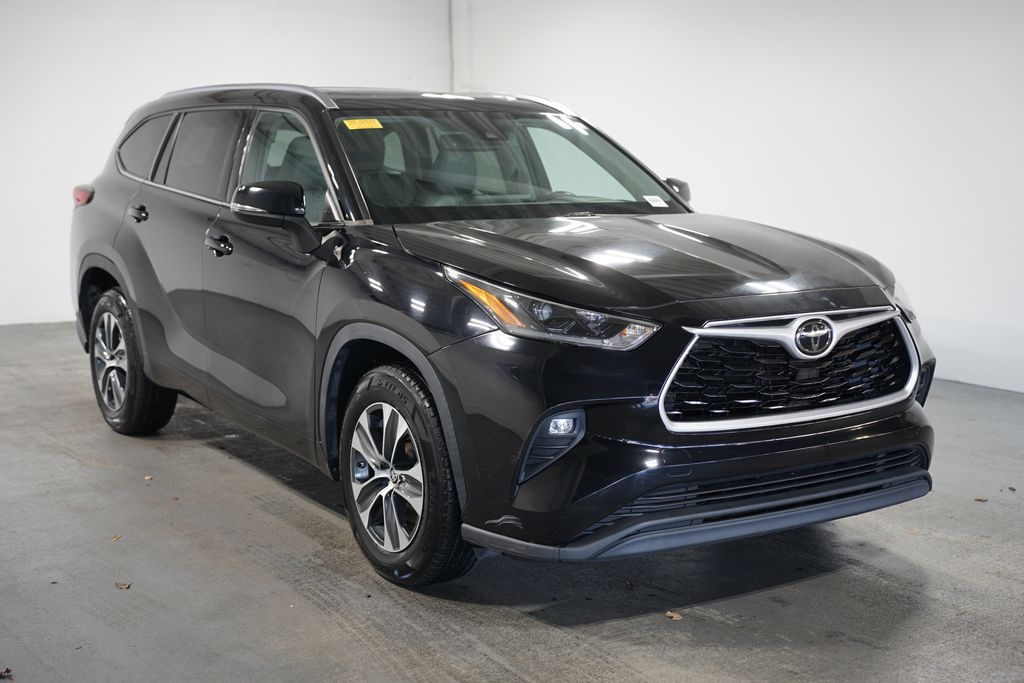 2021 Toyota Highlander XLE 3