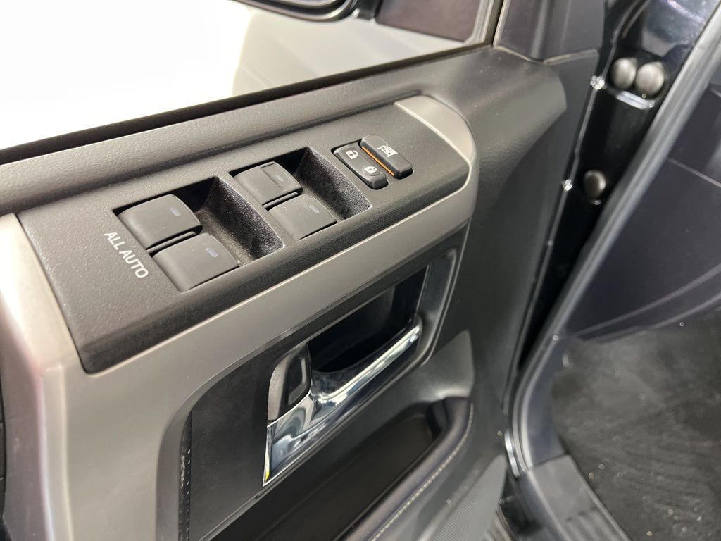 Thumbnail: 2020 Toyota 4Runner - 25