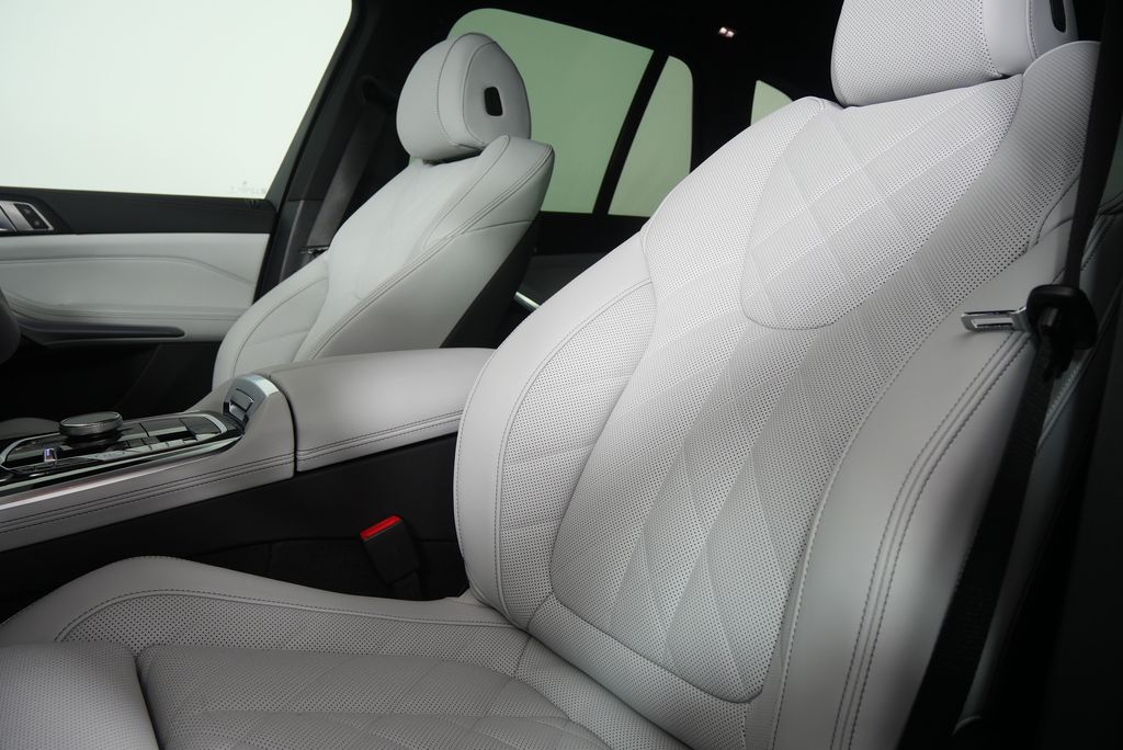 Thumbnail: 2026 BMW X5 - 11