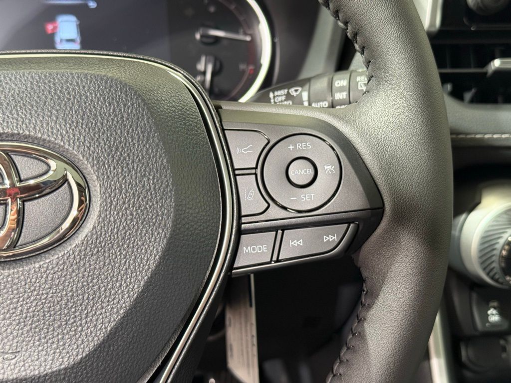 Thumbnail: 2025 Toyota RAV4 - 26