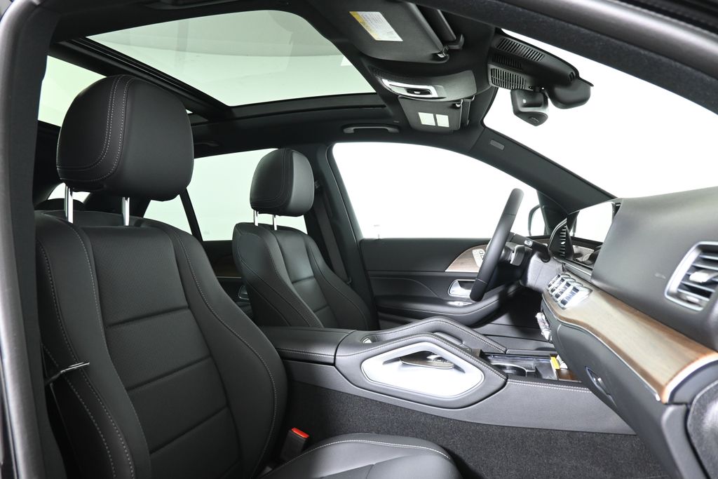 Thumbnail: 2026 Mercedes-Benz GLE - 22