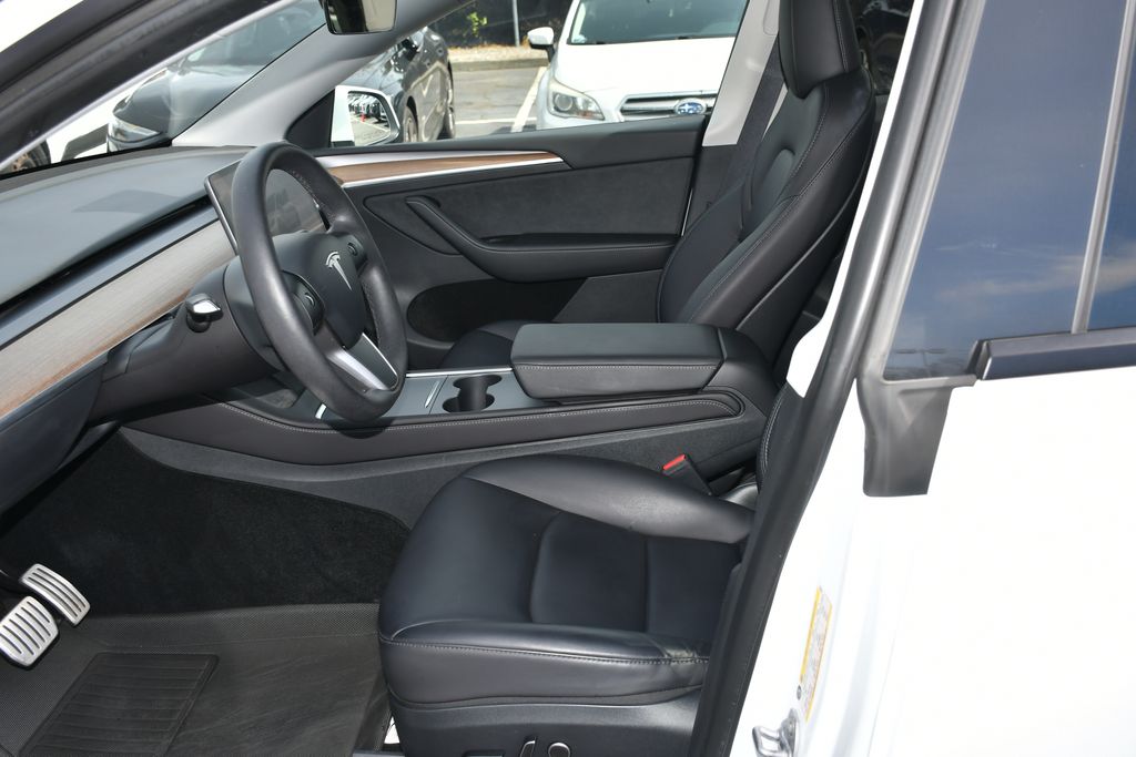 Thumbnail: 2023 Tesla Model Y - 6