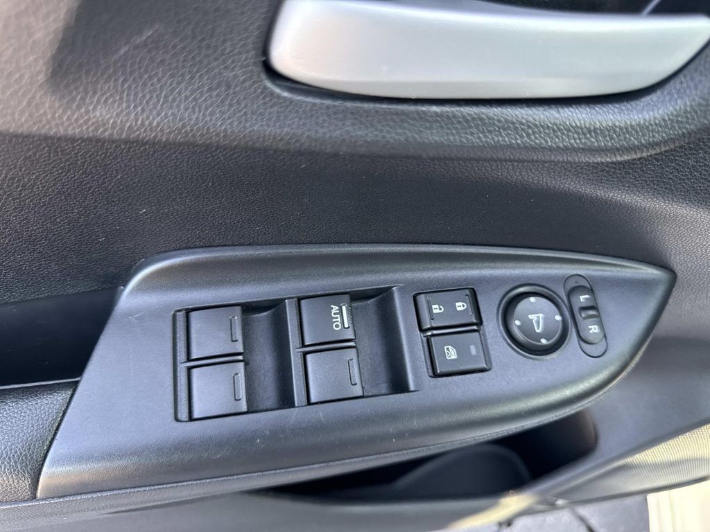 Used 2018  Honda Sport image 17