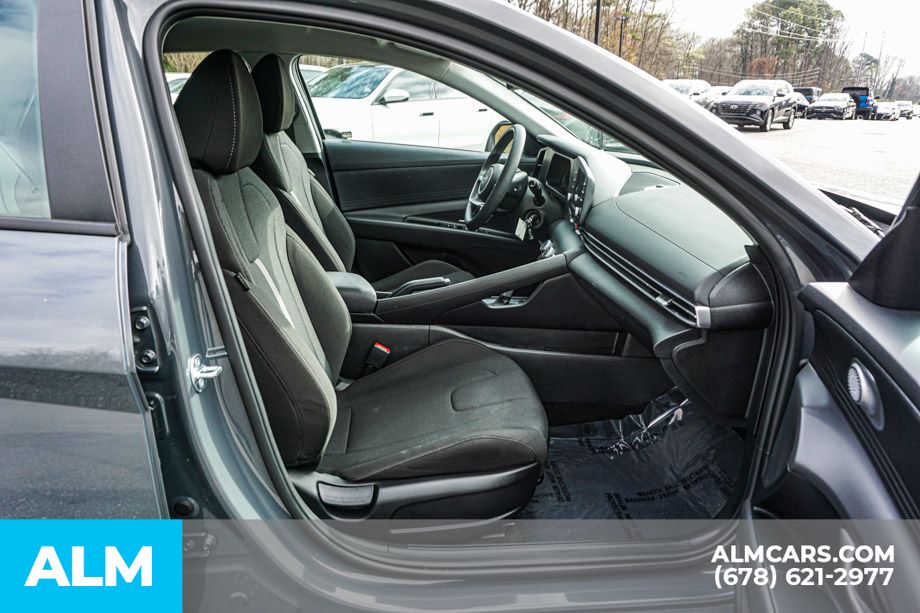 Used 2025 Gray Hyundai SE image 23