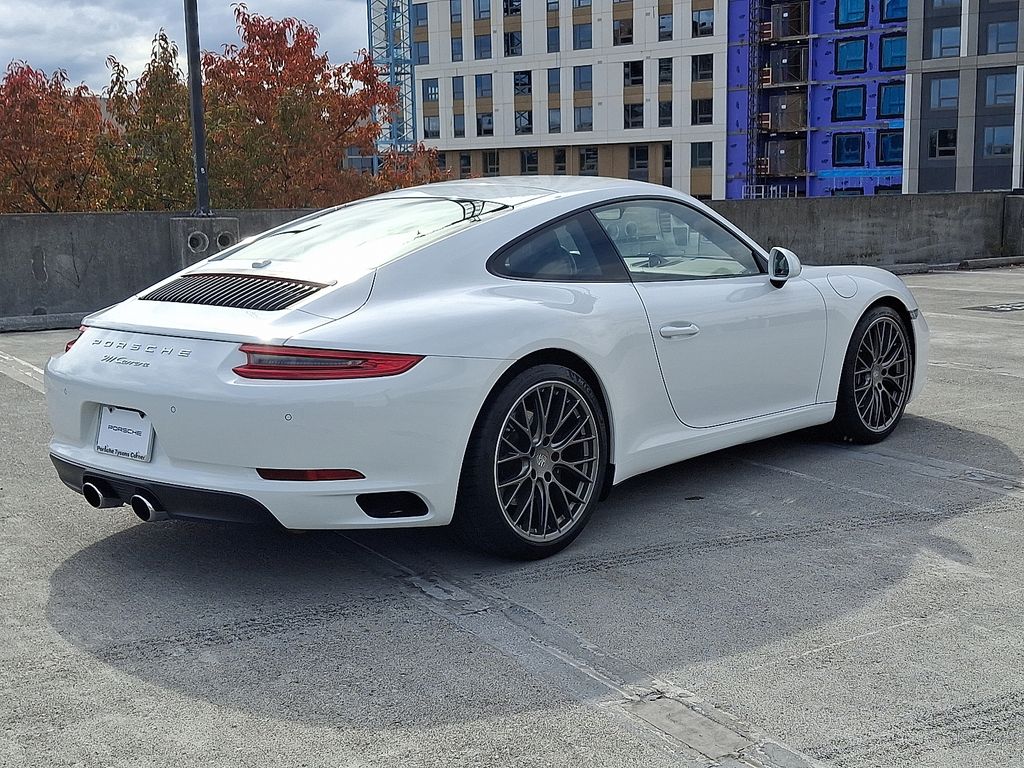 Thumbnail: 2017 Porsche 911 - 8