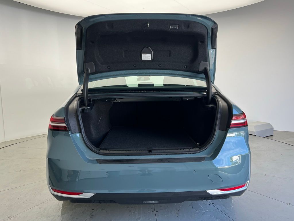 Thumbnail: 2024 BMW 5 Series - 5