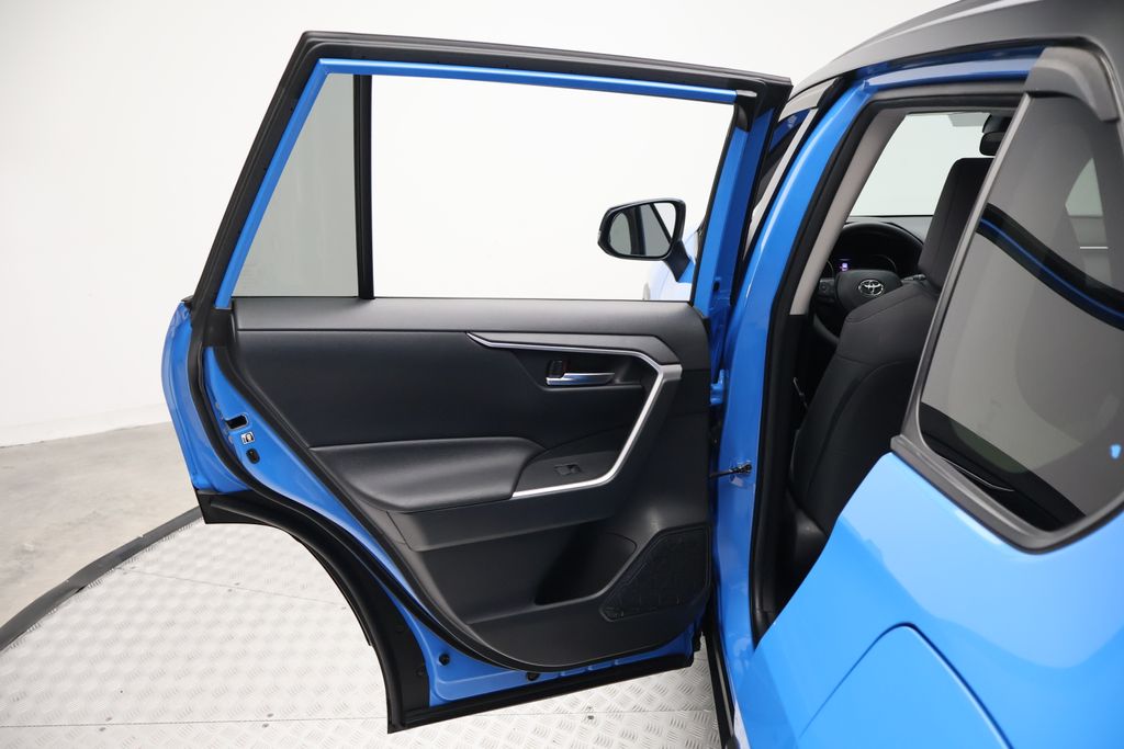 Thumbnail: 2019 Toyota RAV4 - 21