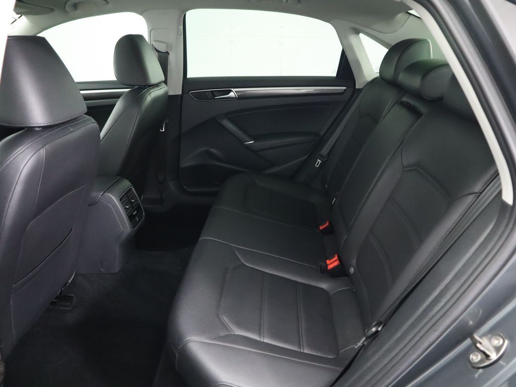 2017 Volkswagen Passat SE 20