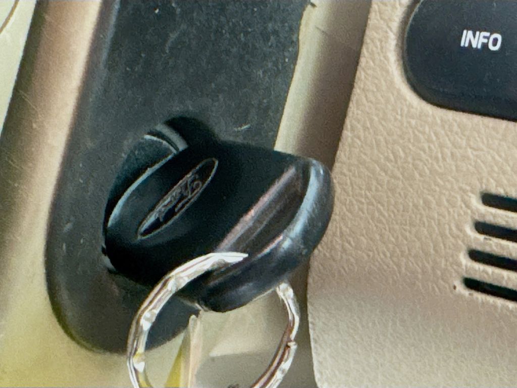 Used Car 2008 Ford F-150  Lariat For Sale Under $10,000 In Austin, Texas