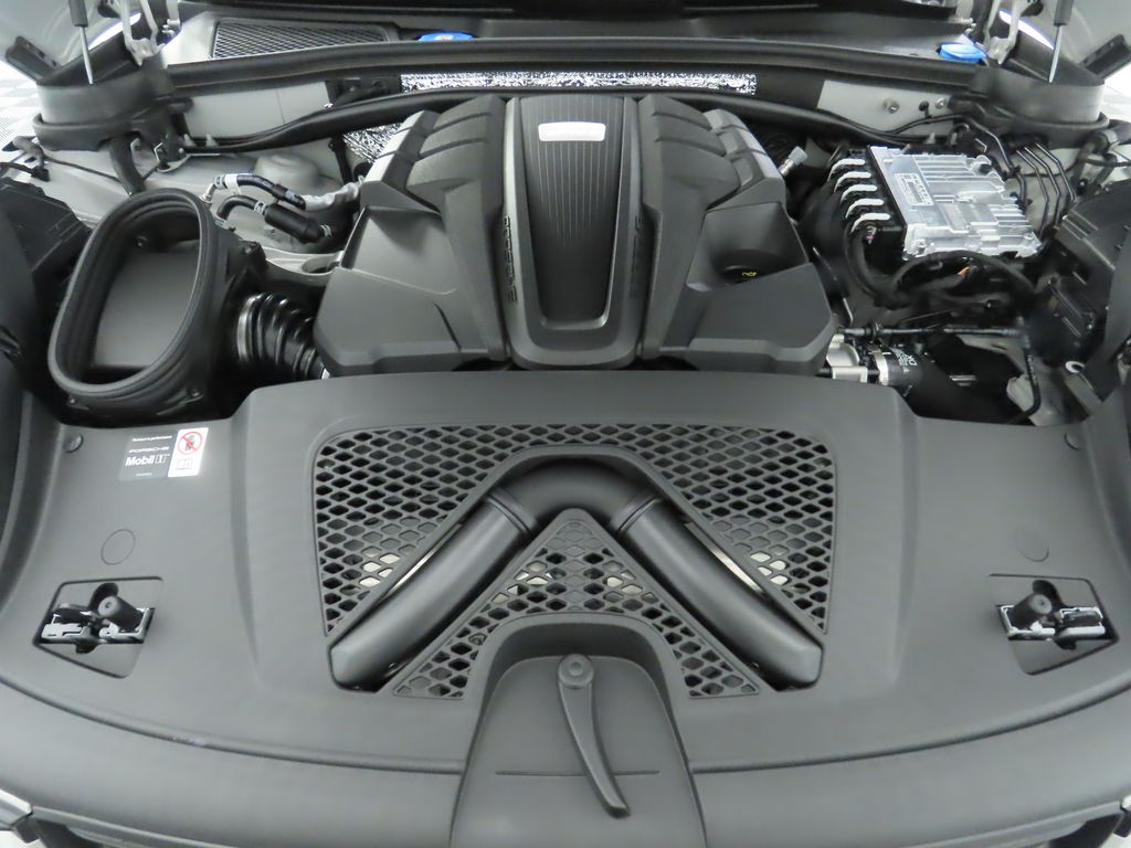 Thumbnail: 2025 Porsche Macan - 32