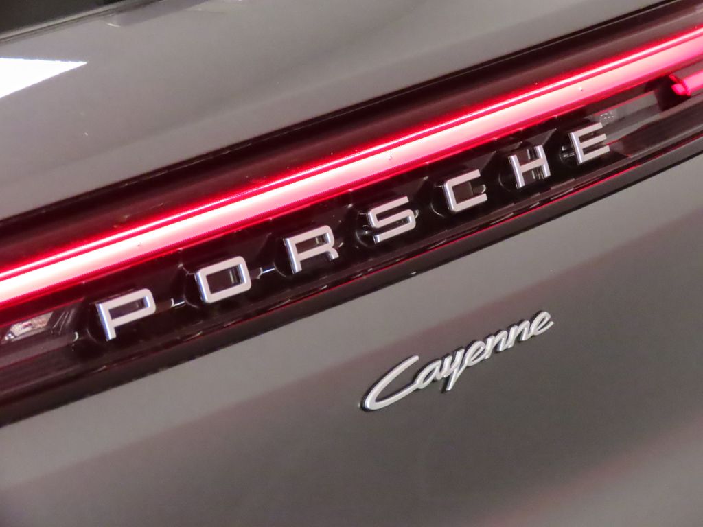 Thumbnail: 2025 Porsche Cayenne - 12