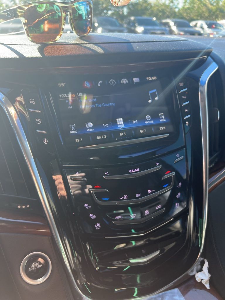 2016 Cadillac Escalade Luxury 9