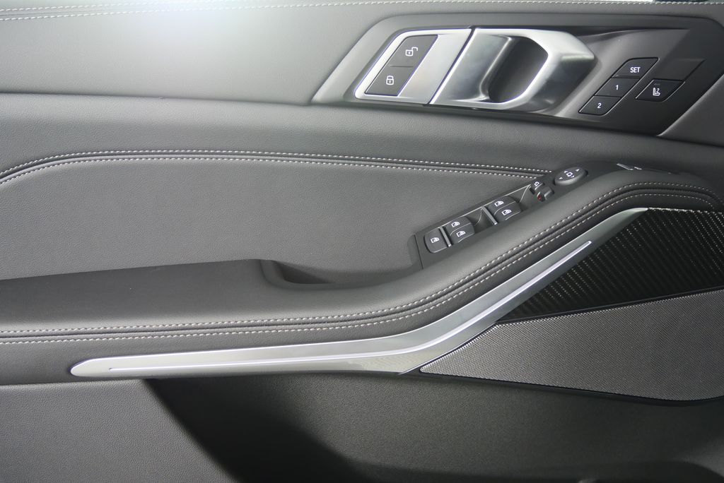 Thumbnail: 2026 BMW X5 - 9