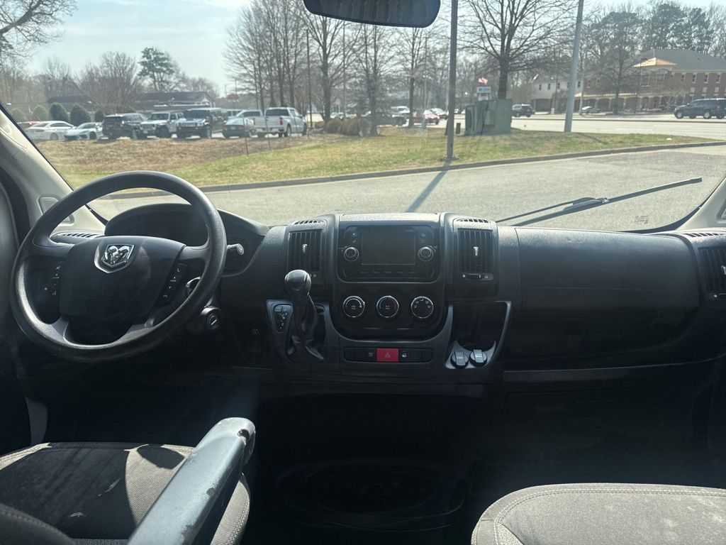 Used 2019 White Ram Base image 12