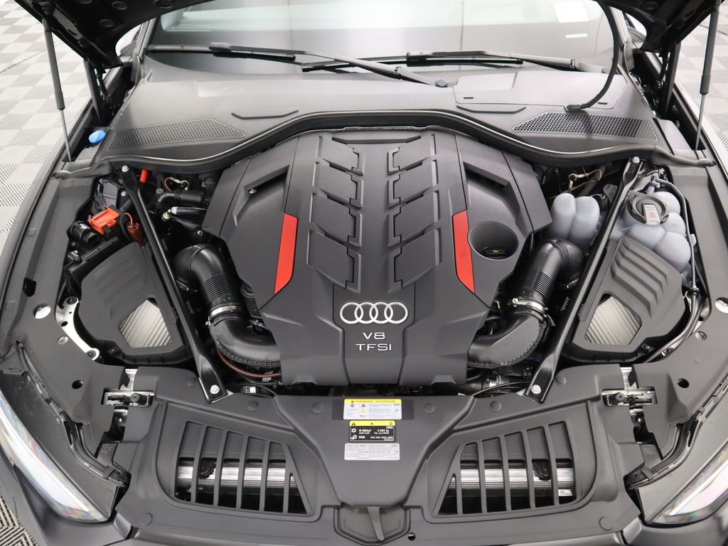 Thumbnail: 2025 Audi S8 - 31
