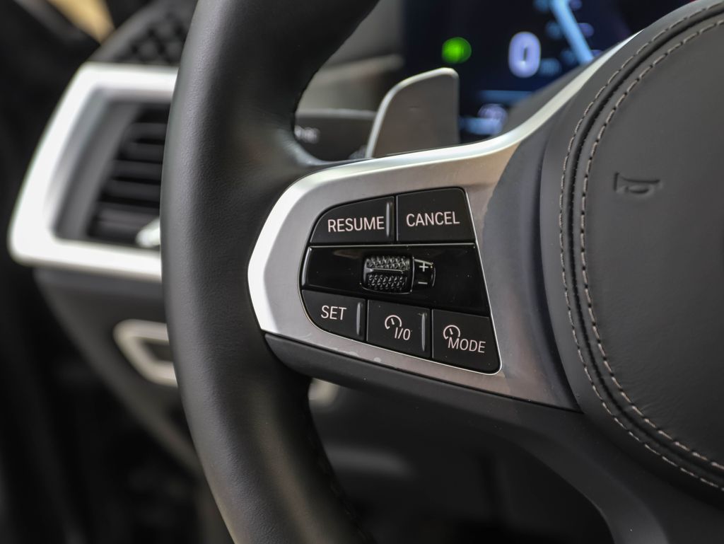 Thumbnail: 2024 BMW X7 - 12