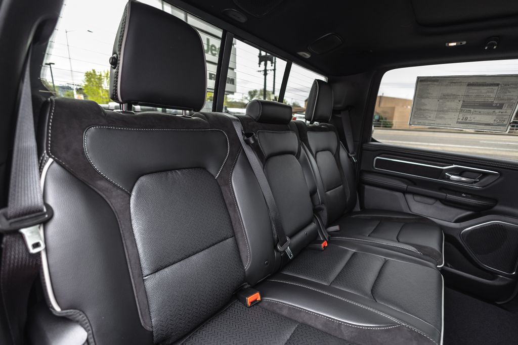 2026 Ram 1500 Laramie thumbnail 38