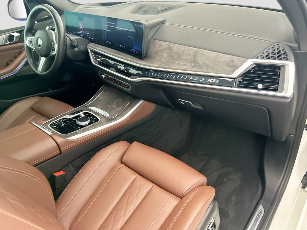Thumbnail: 2024 BMW X5 - 16