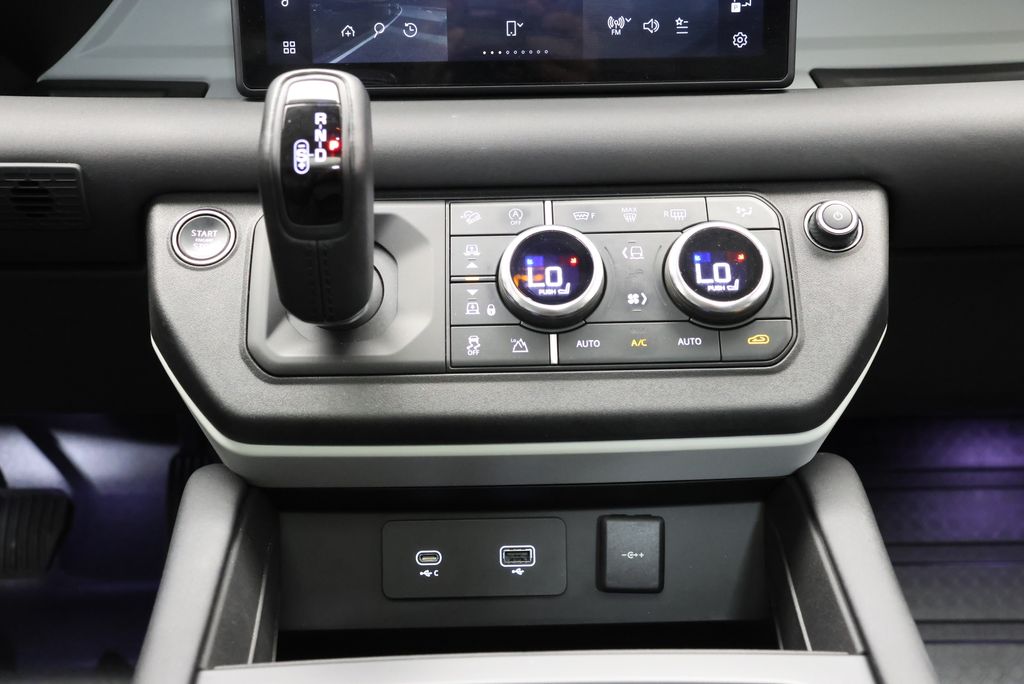 Thumbnail: 2024 Land Rover Defender - 24