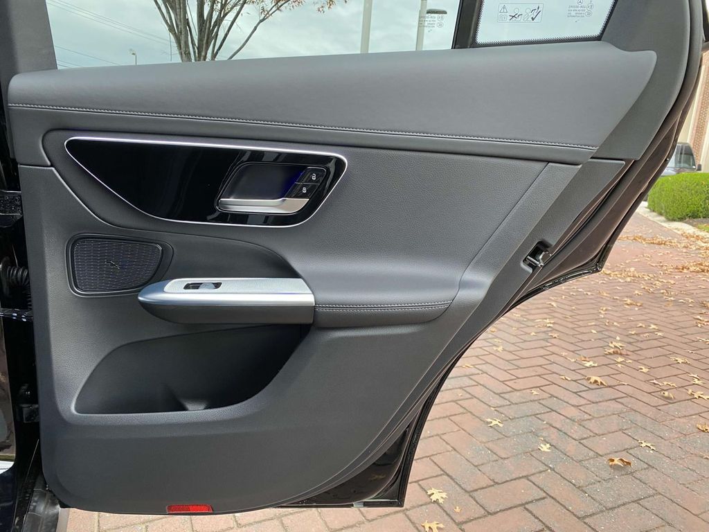 Thumbnail: 2025 Mercedes-Benz GLC - 13