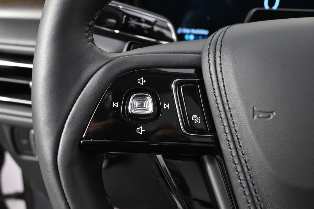 New 2026 White Lincoln Reserve image 35