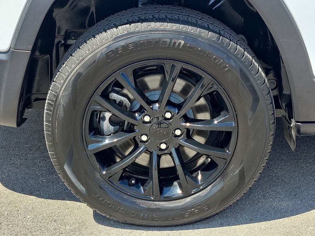 Used 2023 Jeep Cherokee Altitude For Sale in Farmington, AR