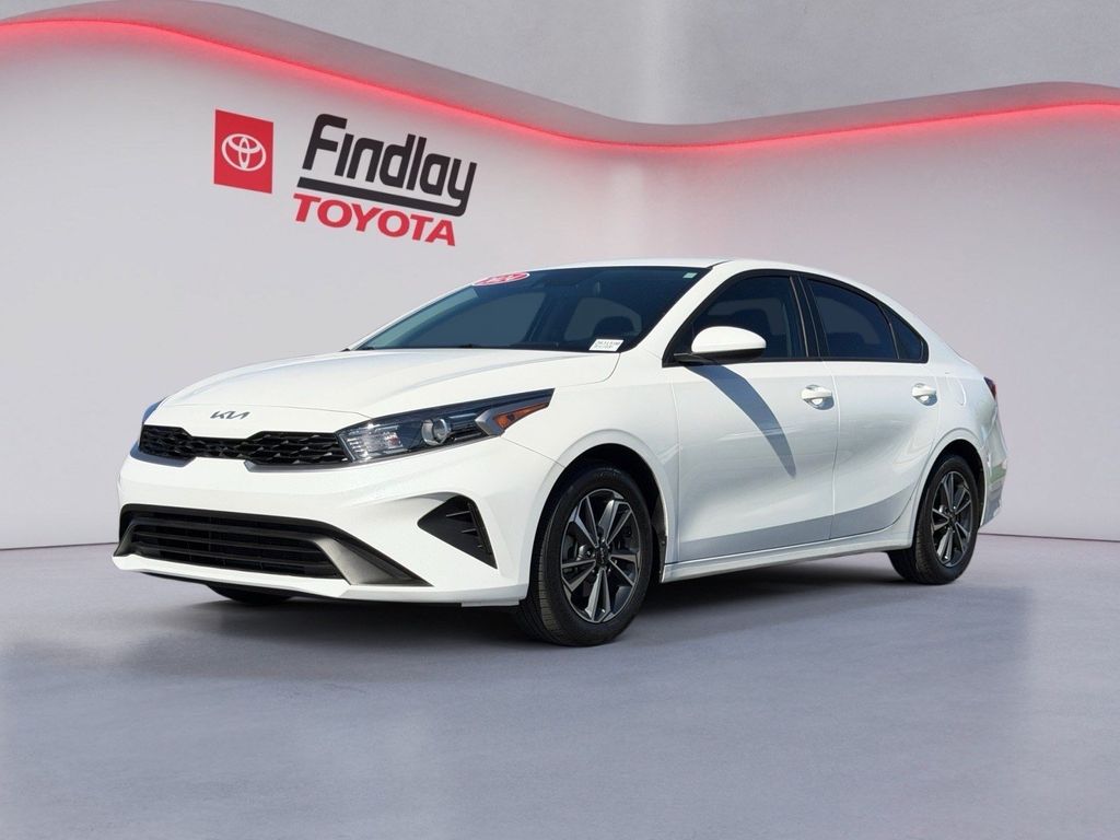 2024 Kia Forte LXS FWD   