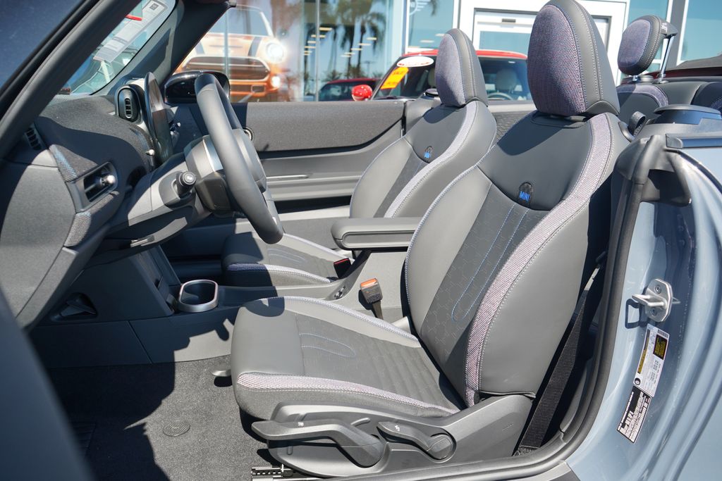 Thumbnail: 2026 MINI Cooper - 8