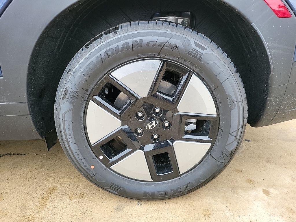 2025 Hyundai Santa Fe SEL 9