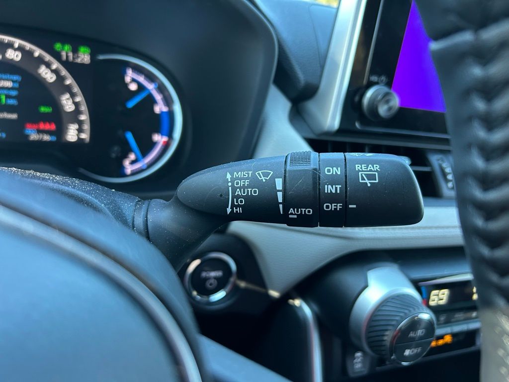 Thumbnail: 2024 Toyota RAV4 - 20