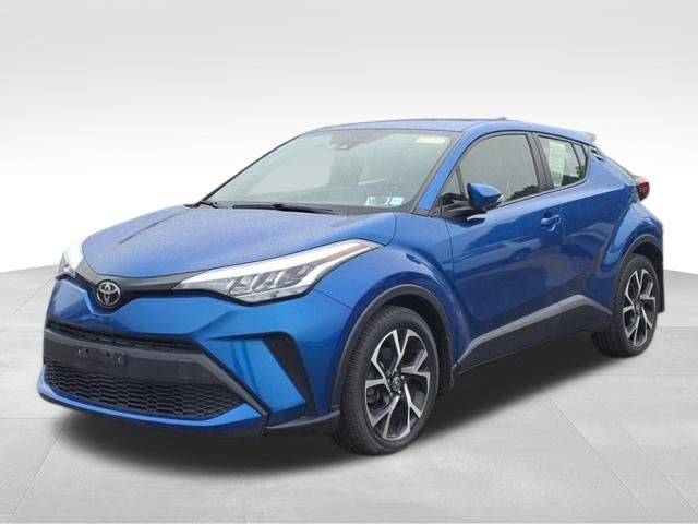 2020 Toyota C-HR XLE 3