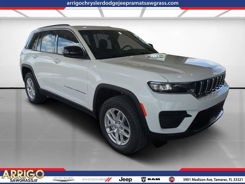 2026 Jeep Grand Cherokee Laredo