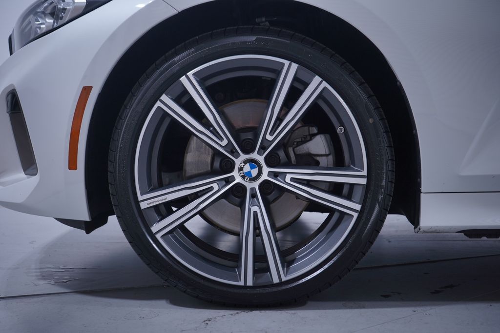 Thumbnail: 2024 BMW 3 Series - 2