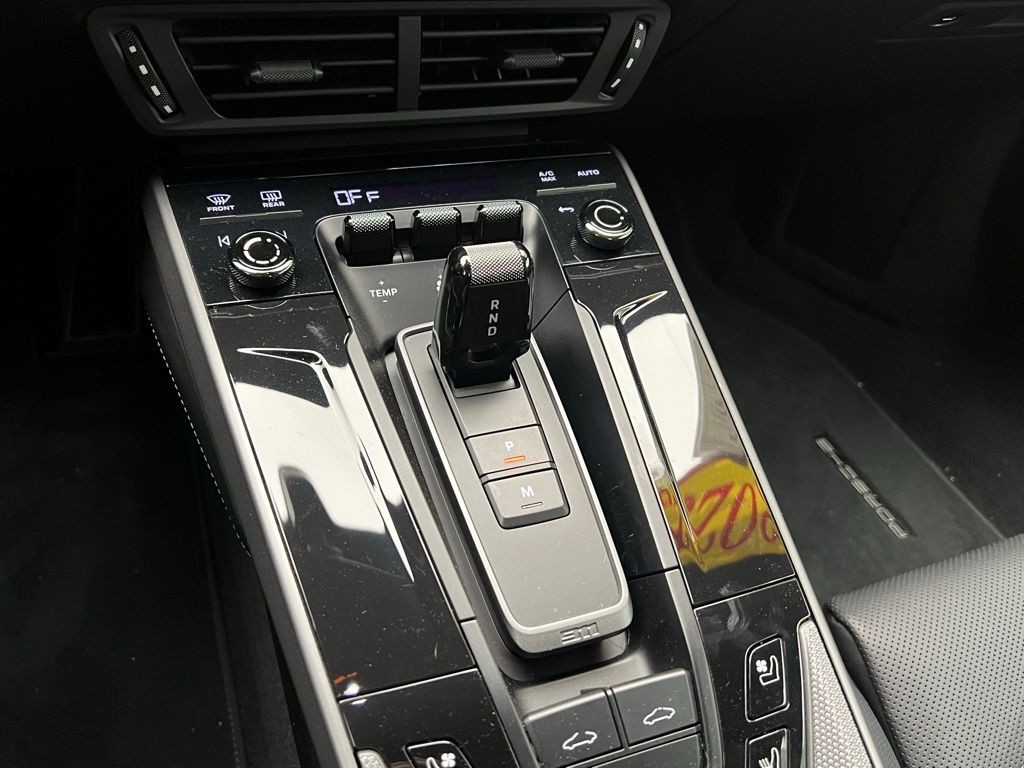 Thumbnail: 2025 Porsche 911 - 11