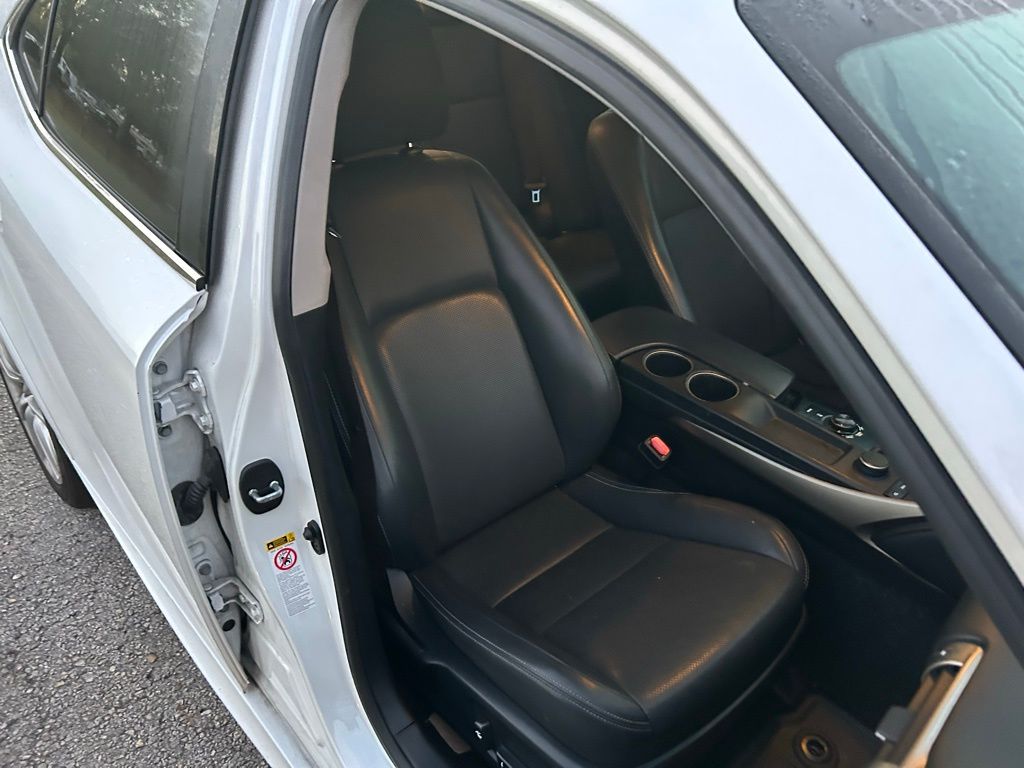 Thumbnail: 2014 Lexus IS - 15