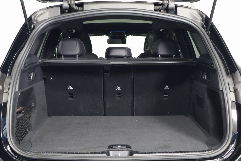 Thumbnail: 2025 Mercedes-Benz GLC - 13