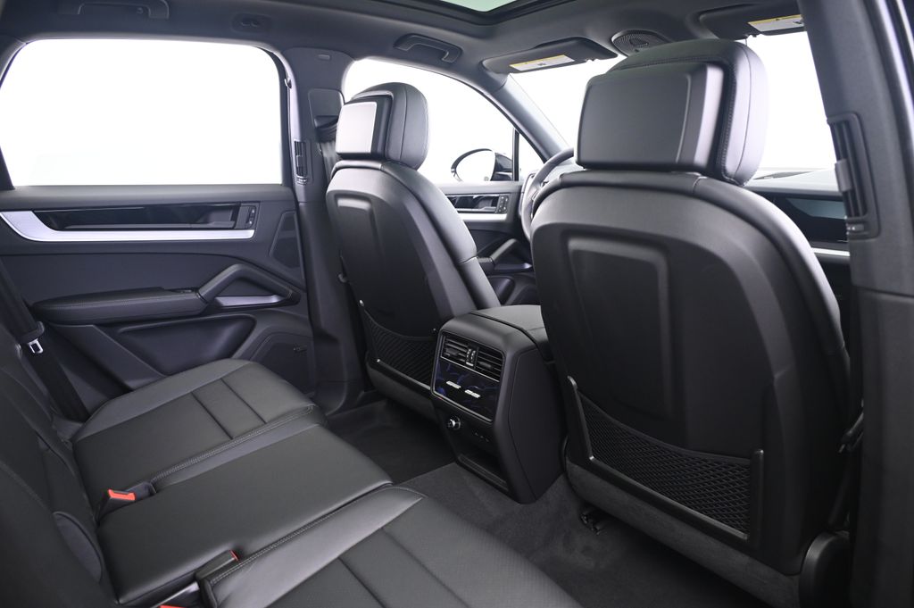 Thumbnail: 2025 Porsche Cayenne - 17