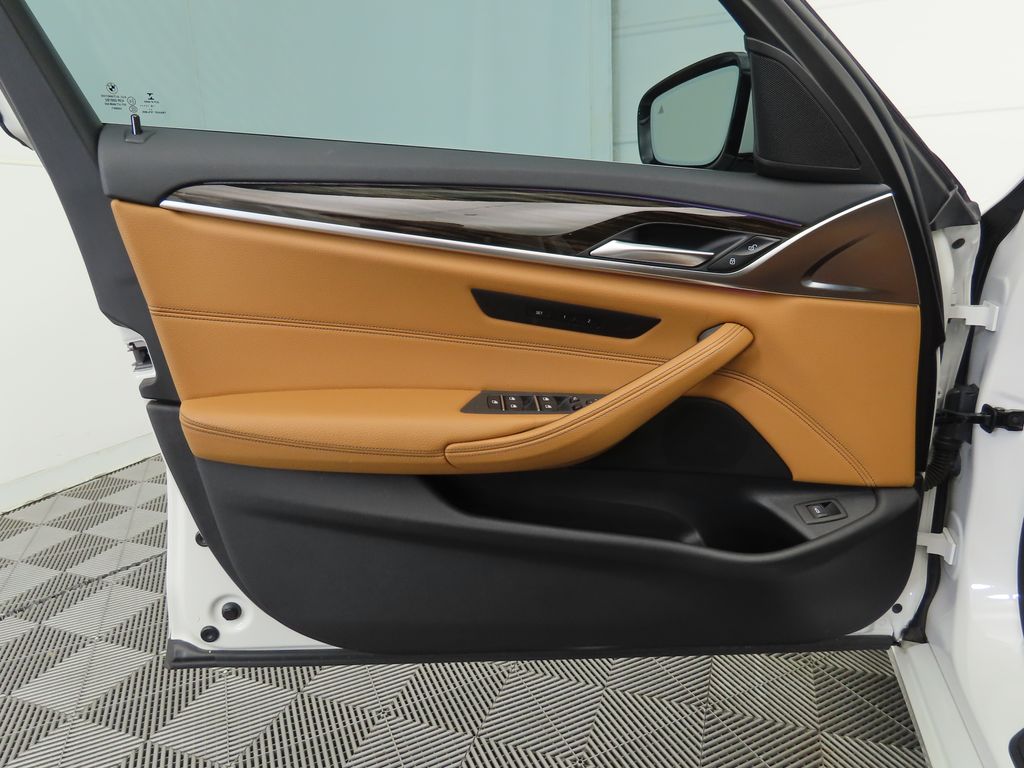 Thumbnail: 2019 BMW 5 Series - 25