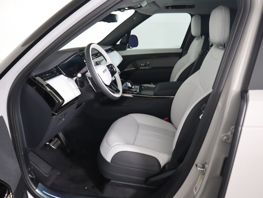 Thumbnail: 2025 Land Rover Range Rover Sport - 21