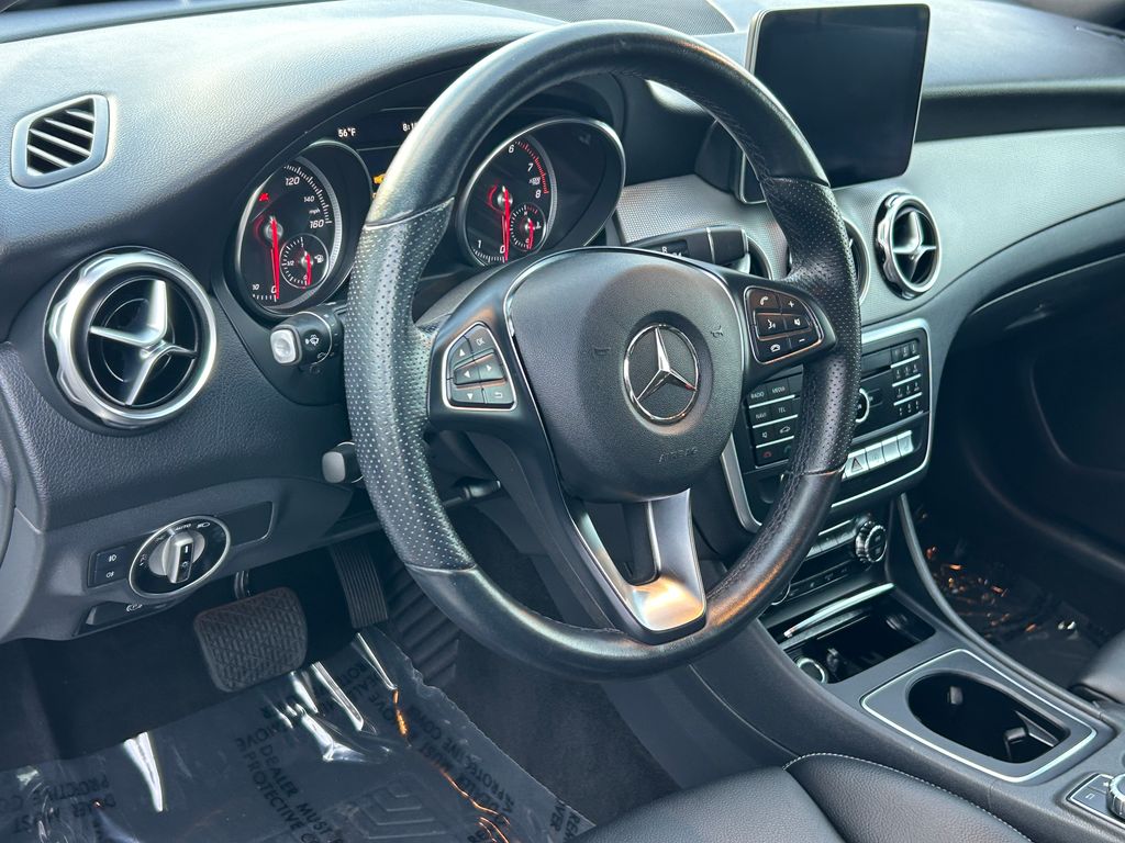 Thumbnail: 2020 Mercedes-Benz GLA - 13