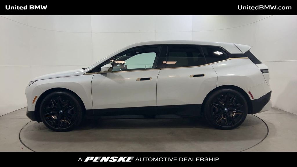 Thumbnail: 2023 BMW iX - 5