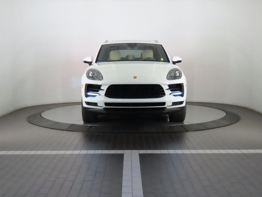 Thumbnail: 2021 Porsche Macan - 10