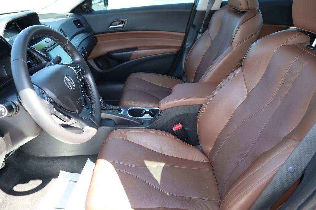 Thumbnail: 2020 Acura ILX - 18