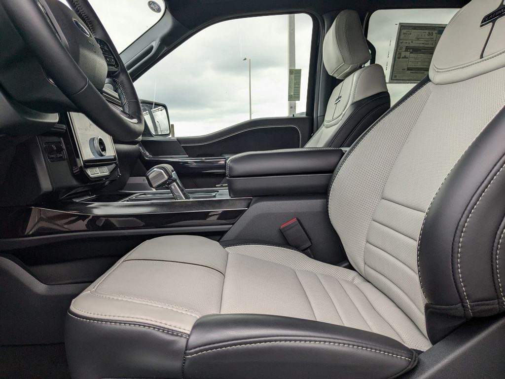 2025 Ford F-150 Lightning Platinum
